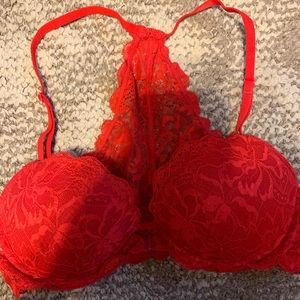 Red VS bra size 32c